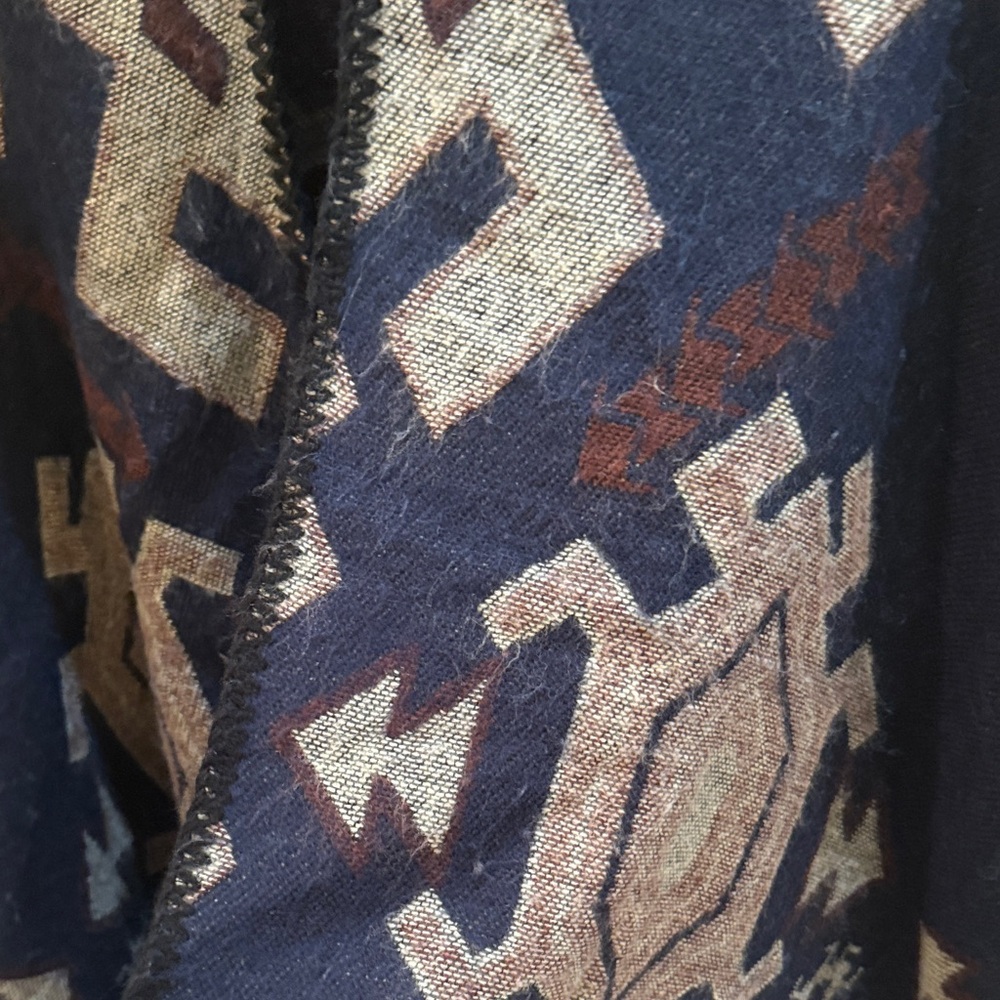 Aziza Blue Geometric Women's Cape - Picture 3 of 6